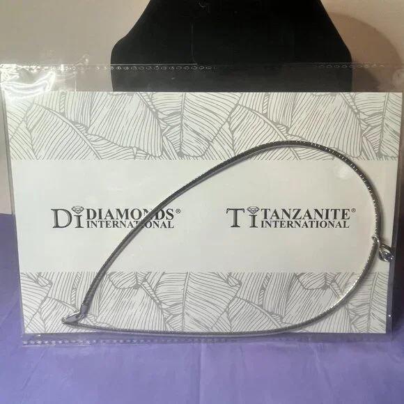 Safi Kilima 18-inch omega chain with deep blue hue of the main stone - Picture 5 of 5